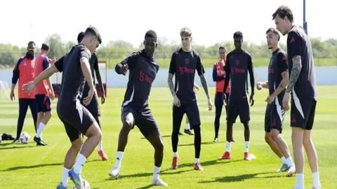 “投资楚克乌梅卡，租借查洛巴：水晶宫意图加强阵容声势”